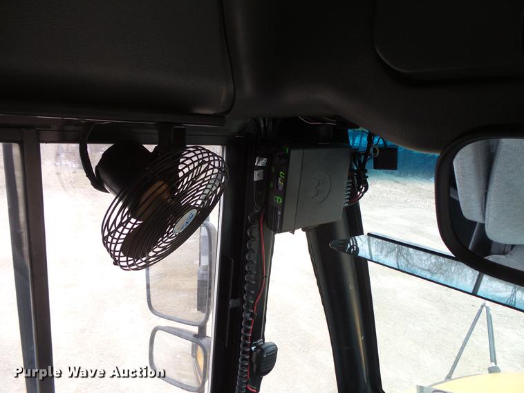 image for item DC4728 2007 Freightliner school bus