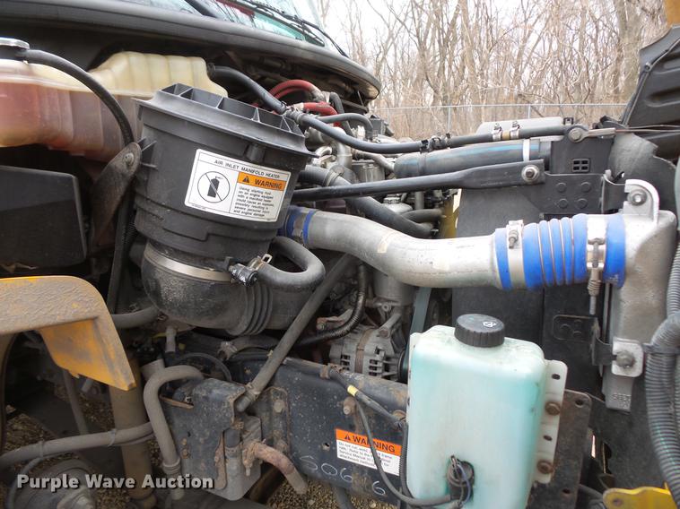 image for item DC4728 2007 Freightliner school bus