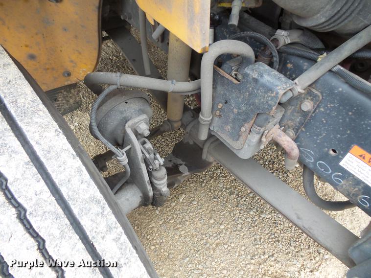 image for item DC4728 2007 Freightliner school bus