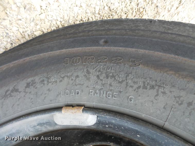 image for item DC4728 2007 Freightliner school bus