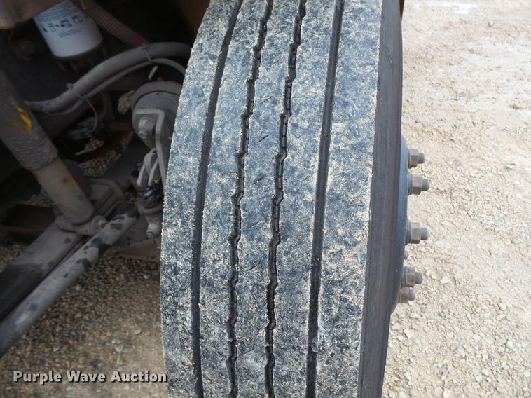 image for item DC4728 2007 Freightliner school bus