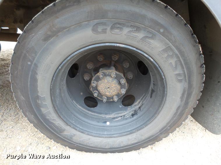 image for item DC4728 2007 Freightliner school bus