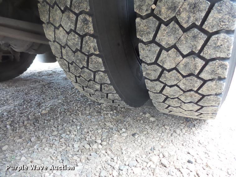 image for item DC4728 2007 Freightliner school bus