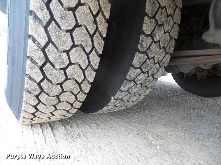 image for item DC4728 2007 Freightliner school bus