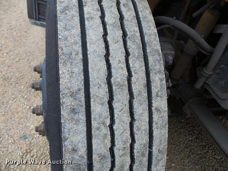 image for item DC4728 2007 Freightliner school bus