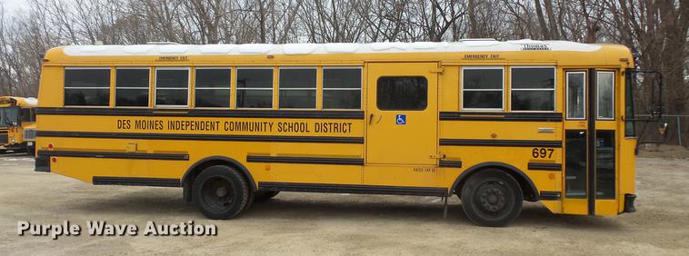 image for item DC4729 2004 Thomas Built Saf-T-Liner MVP EF 1118S school bus
