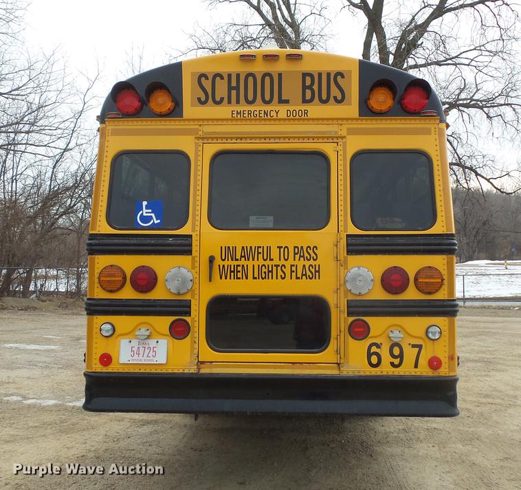 image for item DC4729 2004 Thomas Built Saf-T-Liner MVP EF 1118S school bus