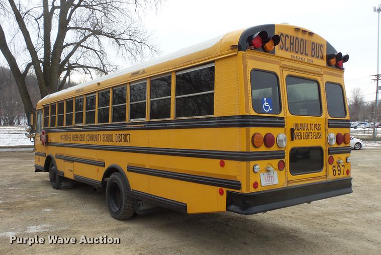 image for item DC4729 2004 Thomas Built Saf-T-Liner MVP EF 1118S school bus