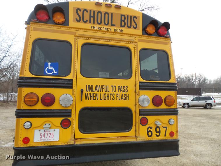 image for item DC4729 2004 Thomas Built Saf-T-Liner MVP EF 1118S school bus