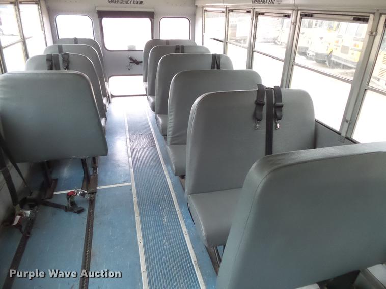 image for item DC4729 2004 Thomas Built Saf-T-Liner MVP EF 1118S school bus