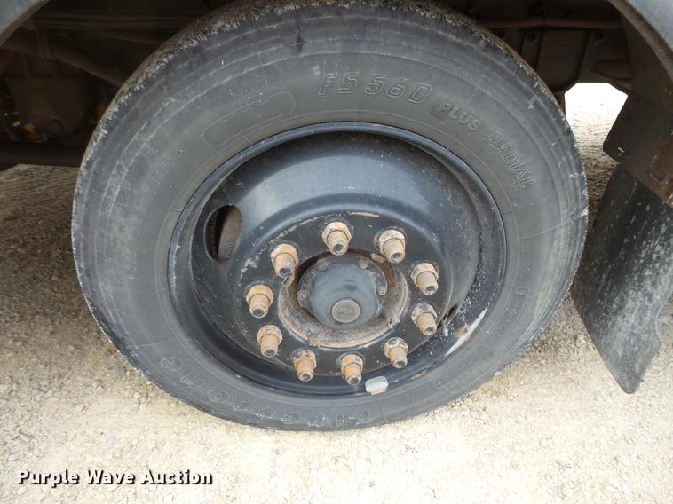 image for item DC4729 2004 Thomas Built Saf-T-Liner MVP EF 1118S school bus