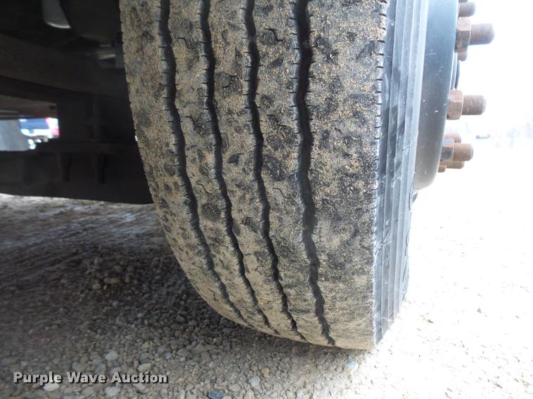 image for item DC4729 2004 Thomas Built Saf-T-Liner MVP EF 1118S school bus