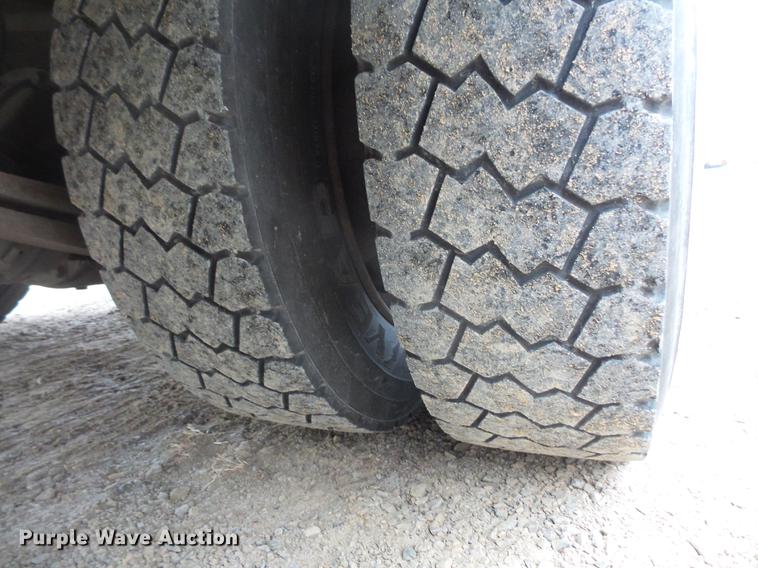 image for item DC4729 2004 Thomas Built Saf-T-Liner MVP EF 1118S school bus