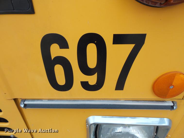 image for item DC4729 2004 Thomas Built Saf-T-Liner MVP EF 1118S school bus