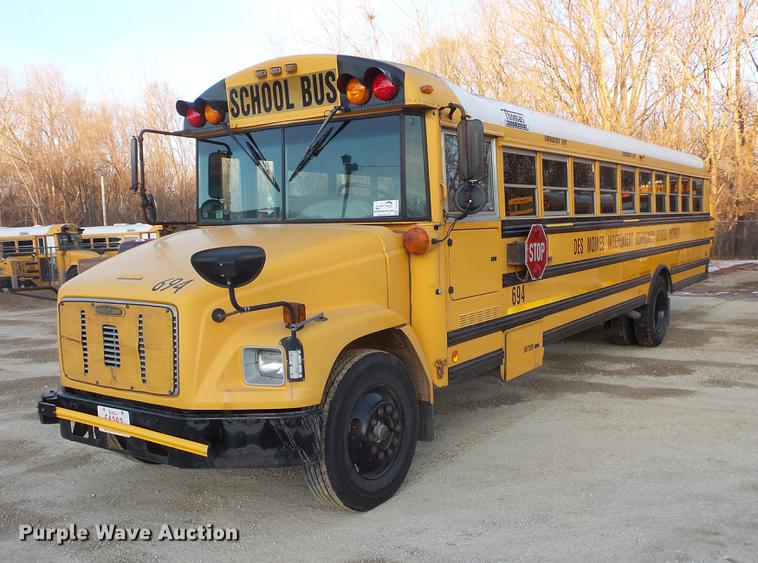 image for item DC4730 2004 Freightliner FS65 101PS school bus