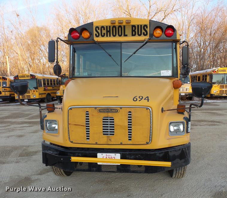 image for item DC4730 2004 Freightliner FS65 101PS school bus
