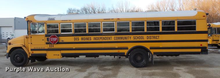 image for item DC4730 2004 Freightliner FS65 101PS school bus