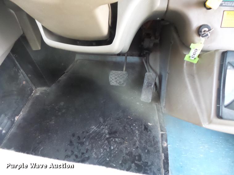 image for item DC4730 2004 Freightliner FS65 101PS school bus