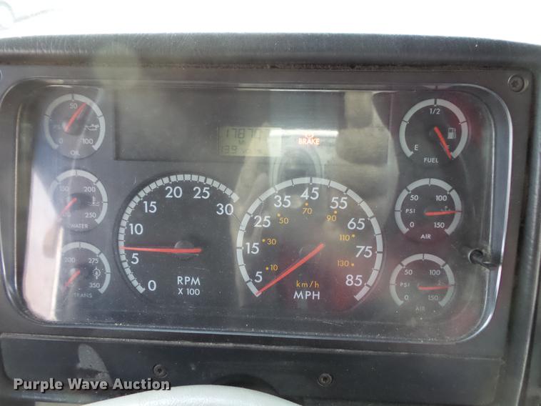 image for item DC4730 2004 Freightliner FS65 101PS school bus