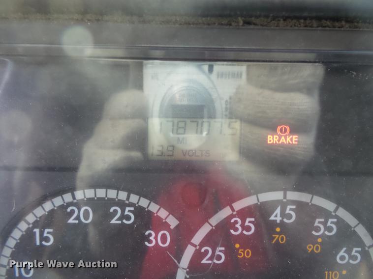 image for item DC4730 2004 Freightliner FS65 101PS school bus