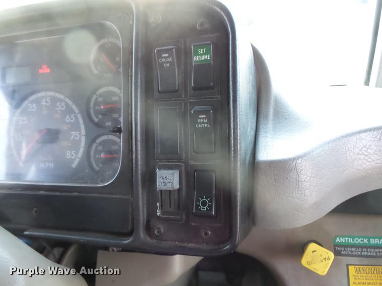 image for item DC4730 2004 Freightliner FS65 101PS school bus