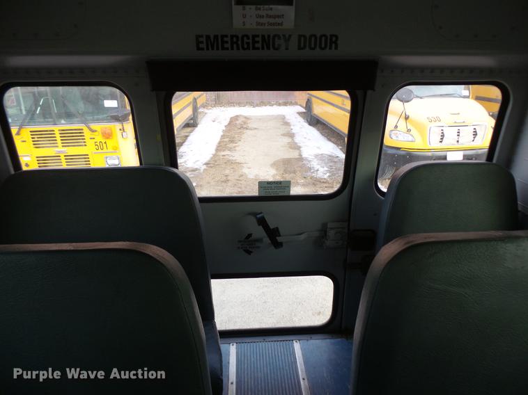 image for item DC4730 2004 Freightliner FS65 101PS school bus