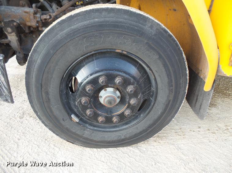 image for item DC4730 2004 Freightliner FS65 101PS school bus