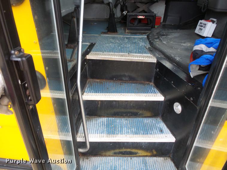 image for item DC4731 2007 Freightliner 310TS school bus