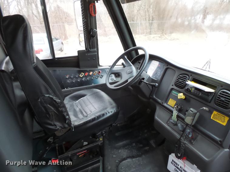 image for item DC4731 2007 Freightliner 310TS school bus