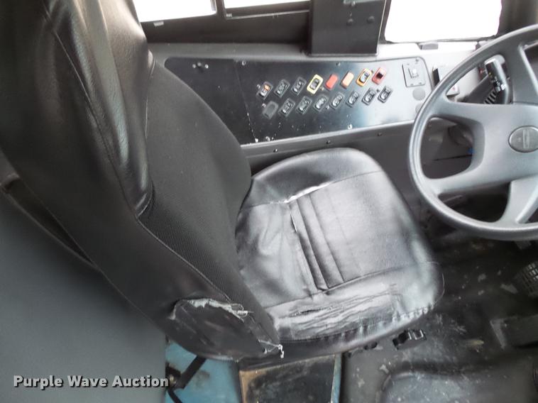 image for item DC4731 2007 Freightliner 310TS school bus