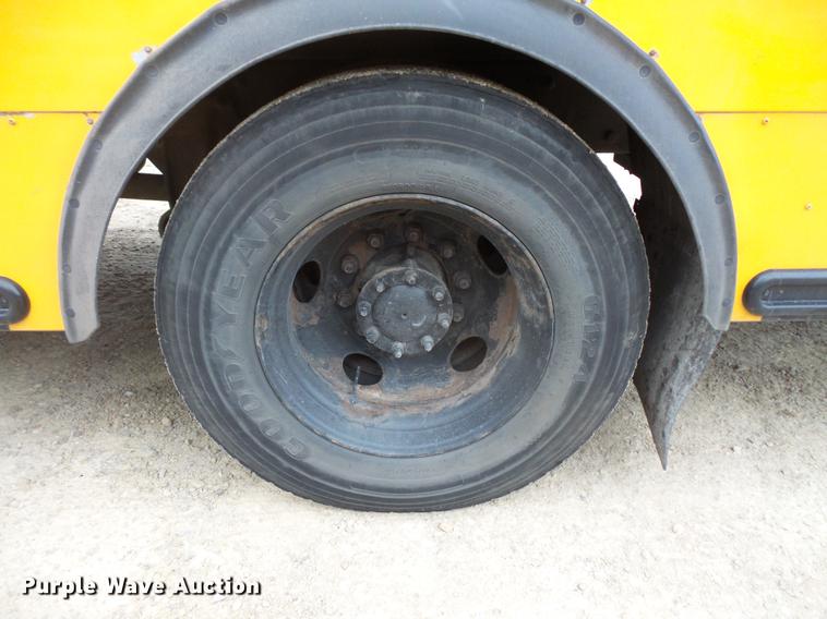 image for item DC4731 2007 Freightliner 310TS school bus