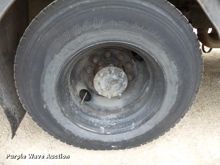 image for item DC4731 2007 Freightliner 310TS school bus