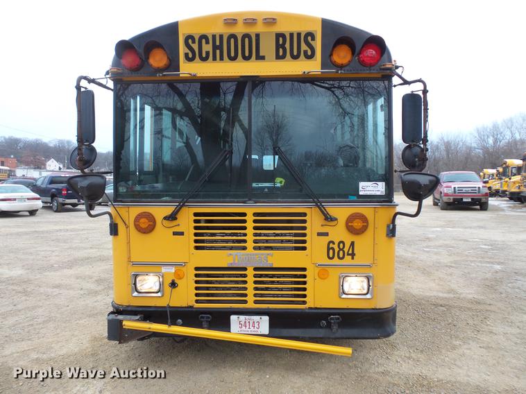 image for item DC4732 2004 Thomas Built Saf-T-Liner MVP EF 1118S school bus