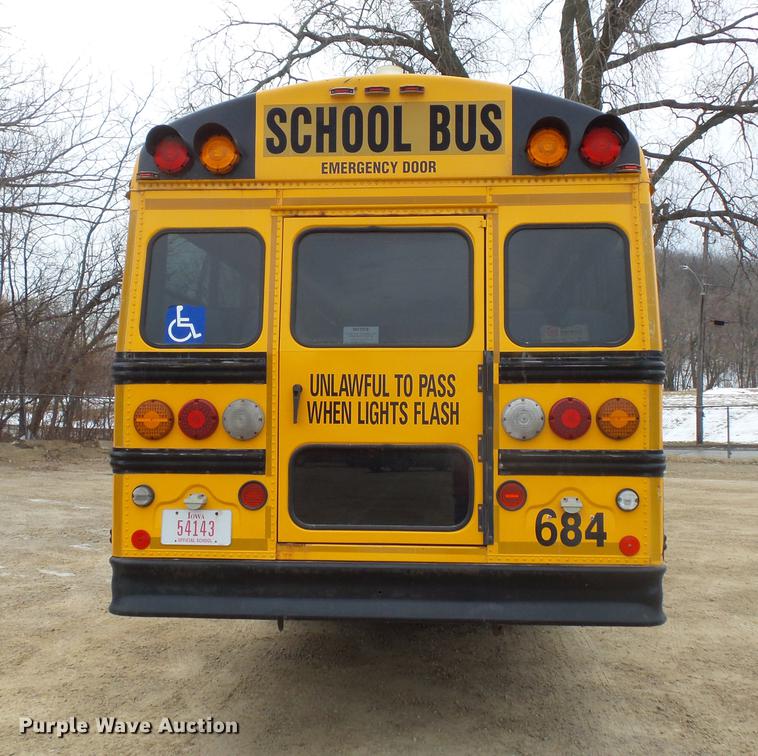 image for item DC4732 2004 Thomas Built Saf-T-Liner MVP EF 1118S school bus