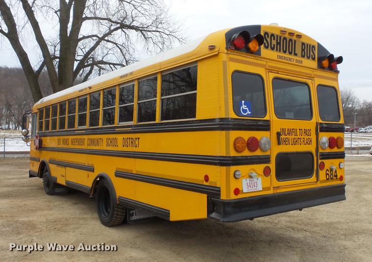 image for item DC4732 2004 Thomas Built Saf-T-Liner MVP EF 1118S school bus
