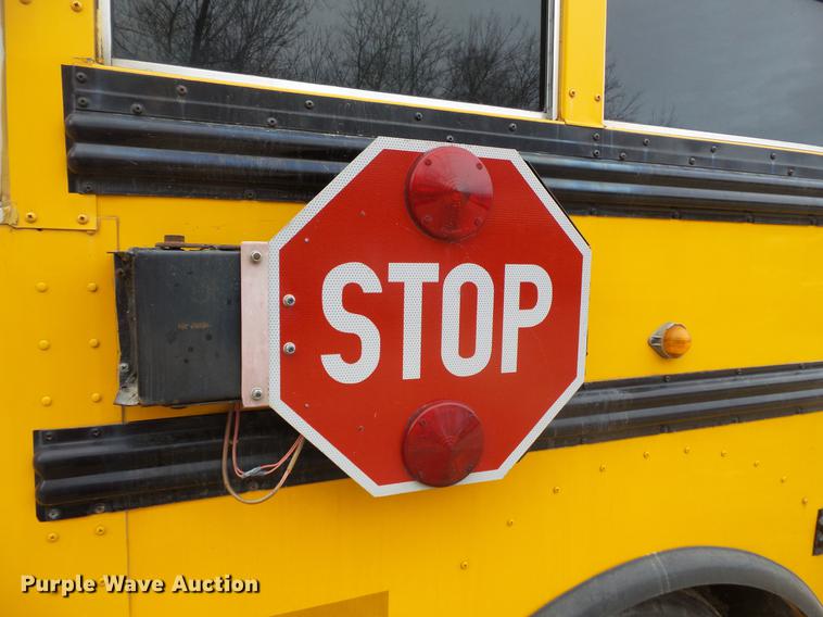 image for item DC4732 2004 Thomas Built Saf-T-Liner MVP EF 1118S school bus