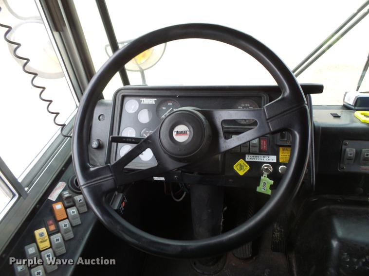 image for item DC4732 2004 Thomas Built Saf-T-Liner MVP EF 1118S school bus