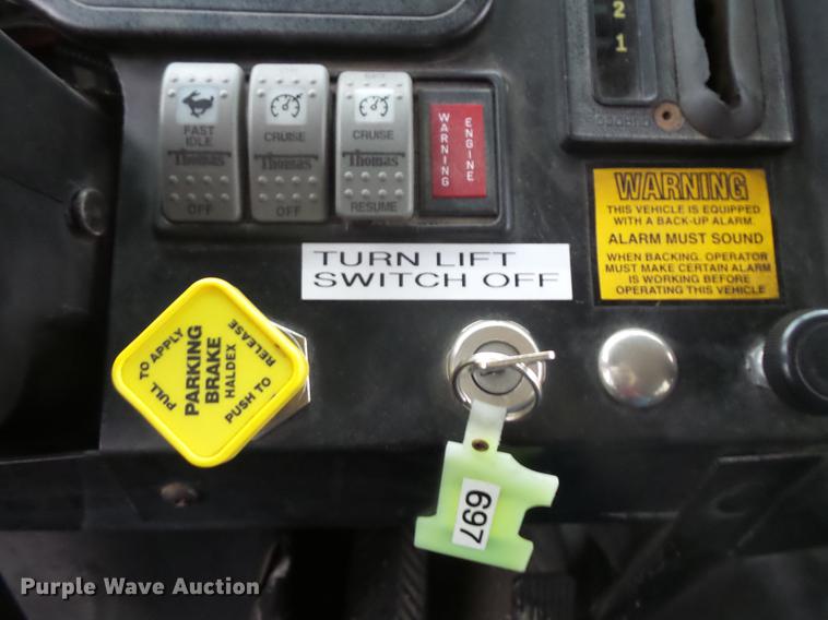 image for item DC4732 2004 Thomas Built Saf-T-Liner MVP EF 1118S school bus