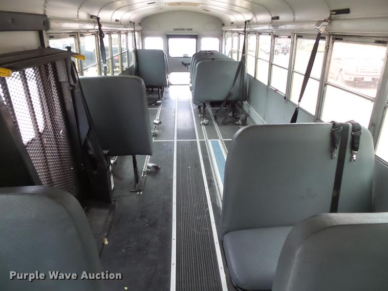 image for item DC4732 2004 Thomas Built Saf-T-Liner MVP EF 1118S school bus