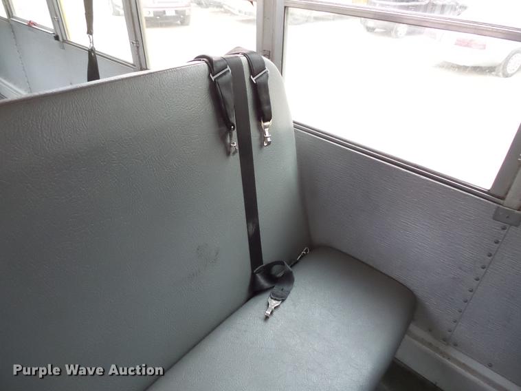 image for item DC4732 2004 Thomas Built Saf-T-Liner MVP EF 1118S school bus