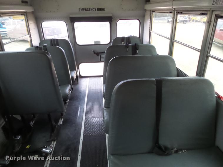 image for item DC4732 2004 Thomas Built Saf-T-Liner MVP EF 1118S school bus