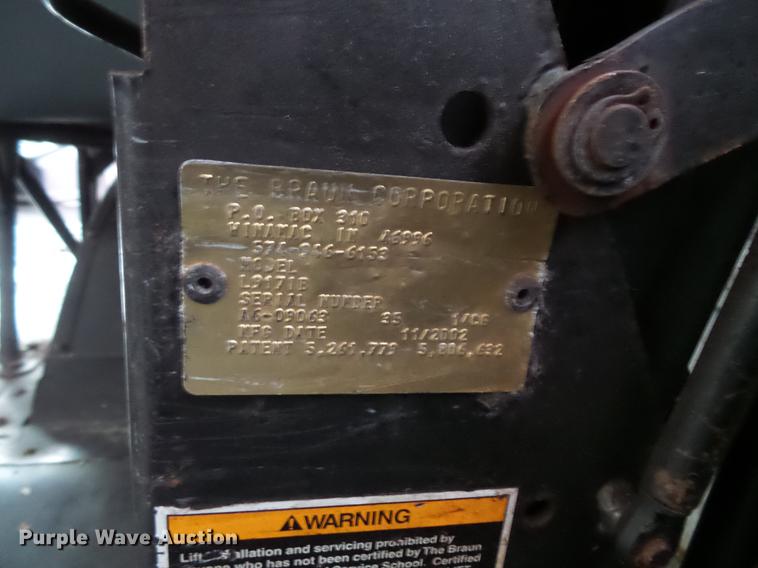 image for item DC4732 2004 Thomas Built Saf-T-Liner MVP EF 1118S school bus