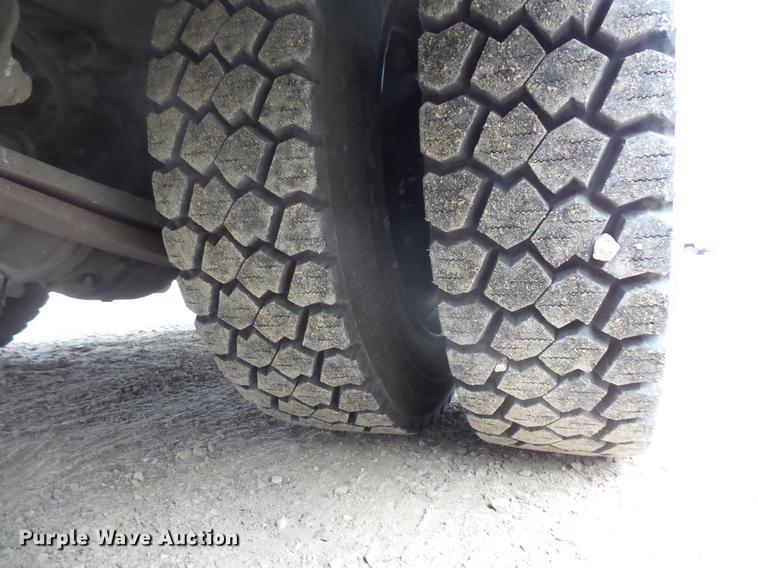 image for item DC4732 2004 Thomas Built Saf-T-Liner MVP EF 1118S school bus