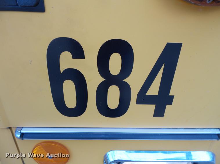 image for item DC4732 2004 Thomas Built Saf-T-Liner MVP EF 1118S school bus