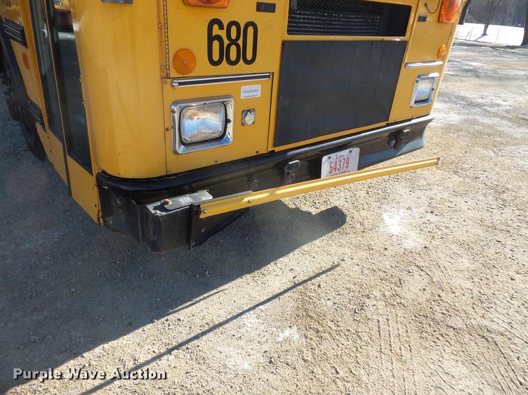 image for item DC4733 2004 Thomas Built Saf-T-Liner MVP EF 1418S school bus