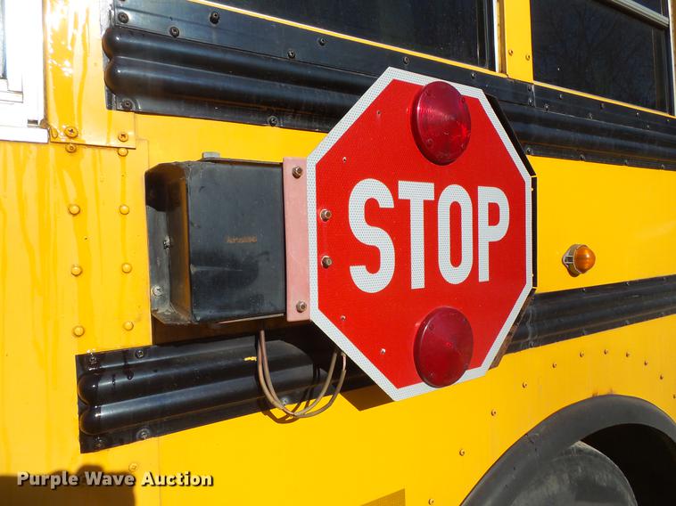 image for item DC4733 2004 Thomas Built Saf-T-Liner MVP EF 1418S school bus