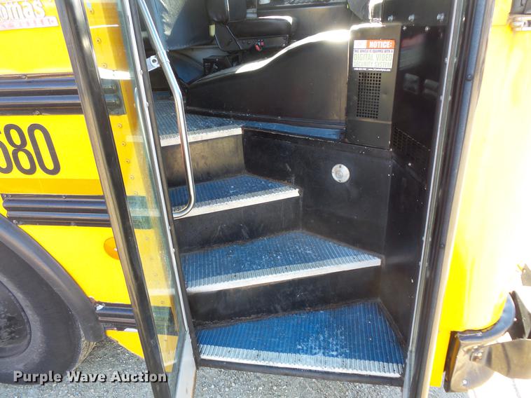 image for item DC4733 2004 Thomas Built Saf-T-Liner MVP EF 1418S school bus