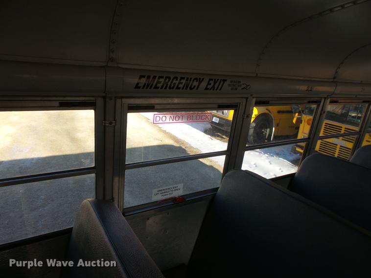 image for item DC4733 2004 Thomas Built Saf-T-Liner MVP EF 1418S school bus