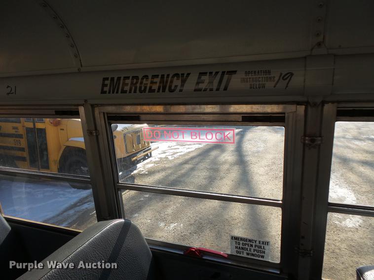 image for item DC4733 2004 Thomas Built Saf-T-Liner MVP EF 1418S school bus