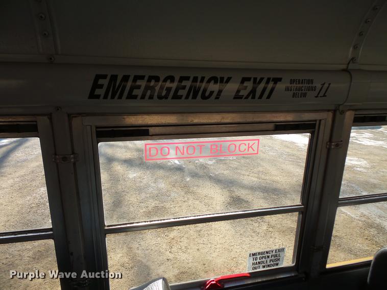 image for item DC4733 2004 Thomas Built Saf-T-Liner MVP EF 1418S school bus